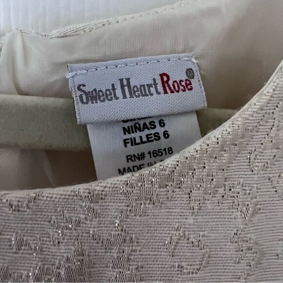 Set of 2 Dresses for Girls Size 6 Red and Cream EUC - Picture 12 of 12